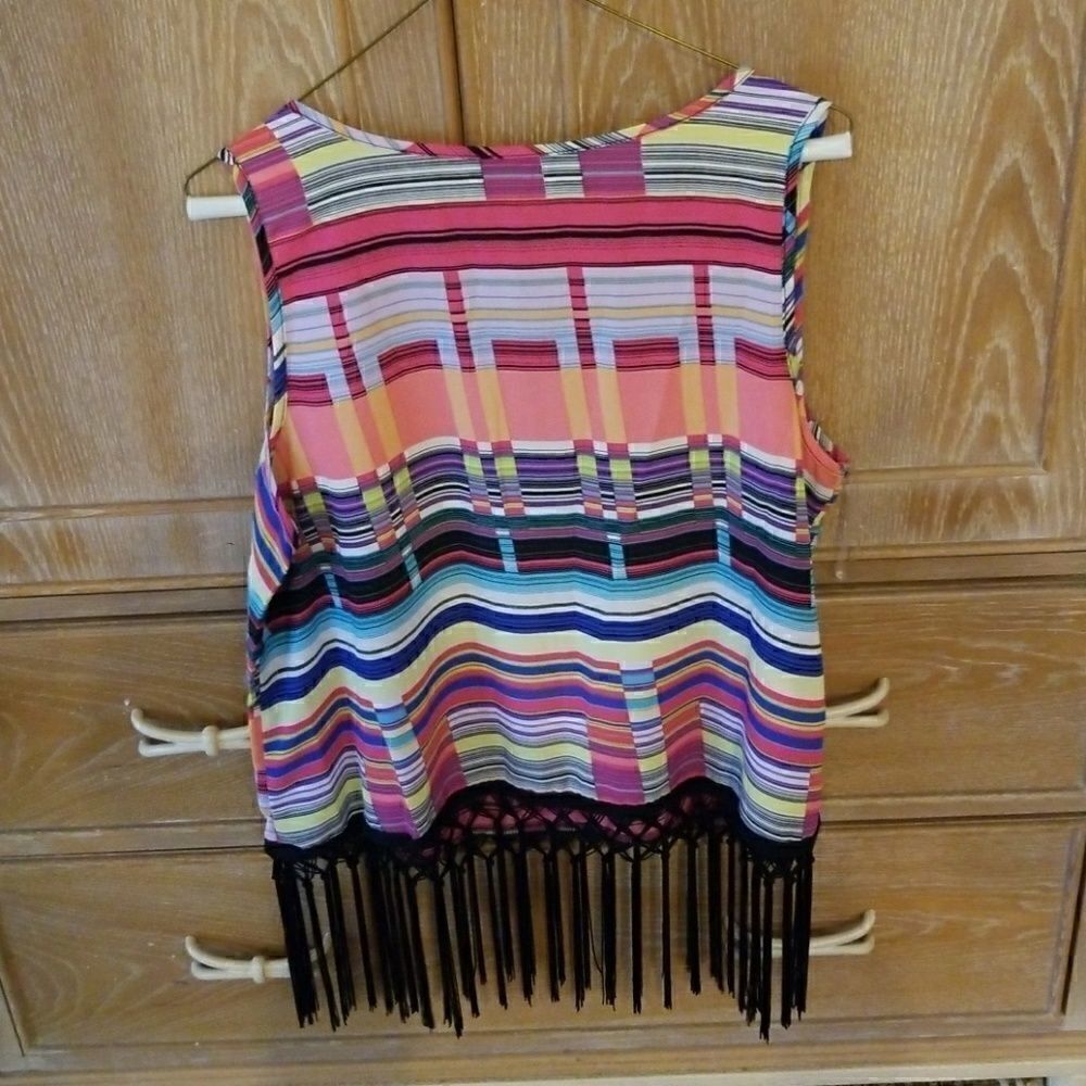 UNIQUE FUN TOP FOR SPRING SO COLORFUL!!! - Picture 3 of 5